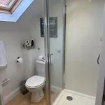 Апартаменты Welbury Sleeps 2 Pet Friendly & Parking Нортхаллертон
