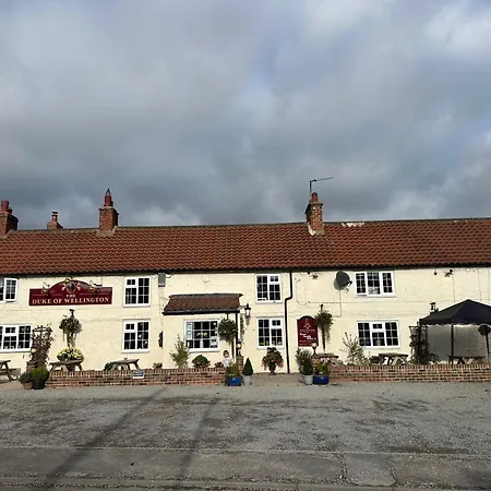 Welbury Sleeps 2 Pet Friendly & Parking